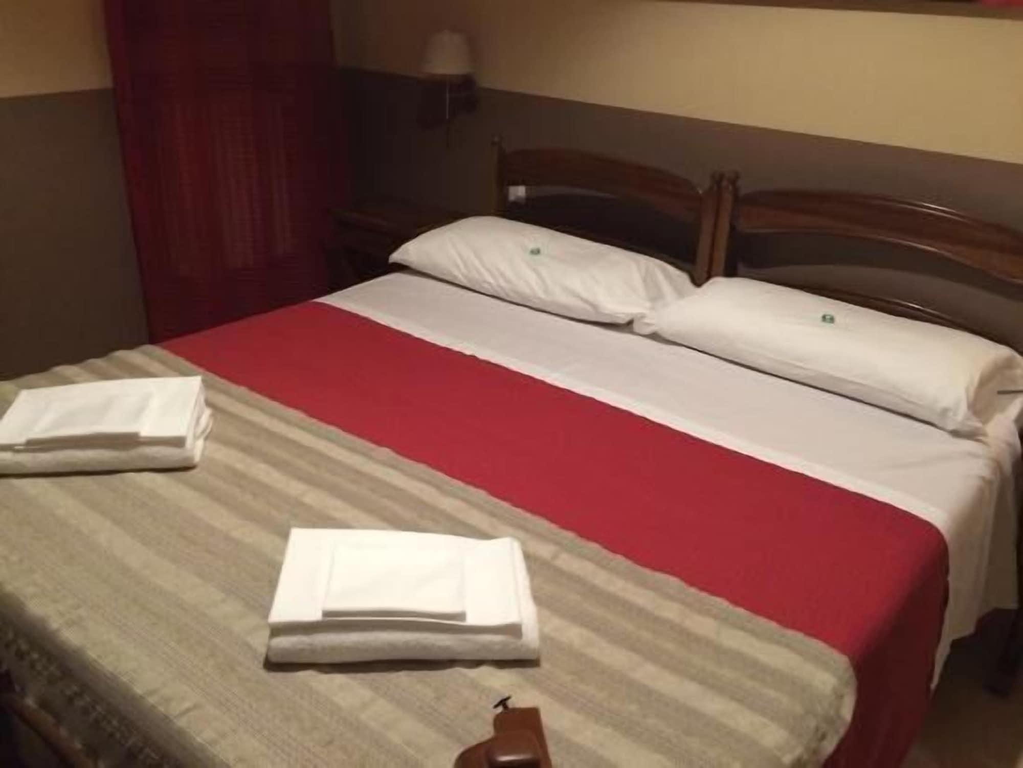 Hotel Properzio Асизи Екстериор снимка