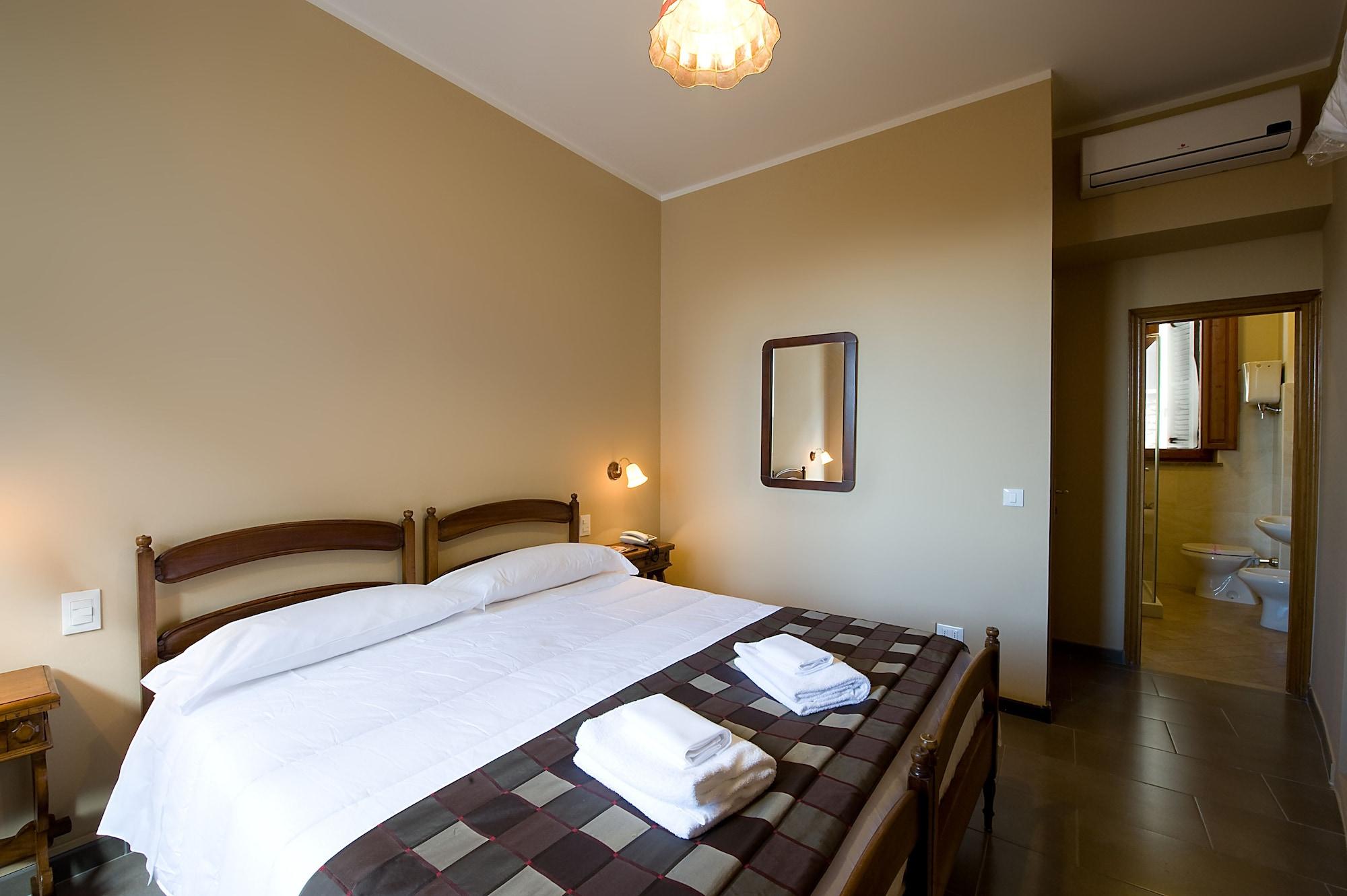 Hotel Properzio Асизи Екстериор снимка