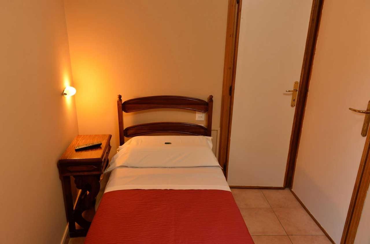 Hotel Properzio Асизи Екстериор снимка