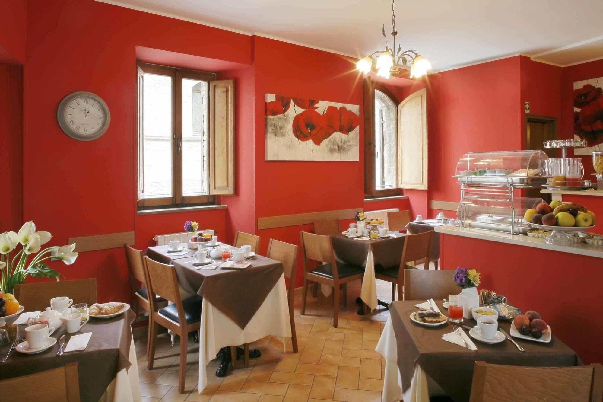 Hotel Properzio Асизи Екстериор снимка