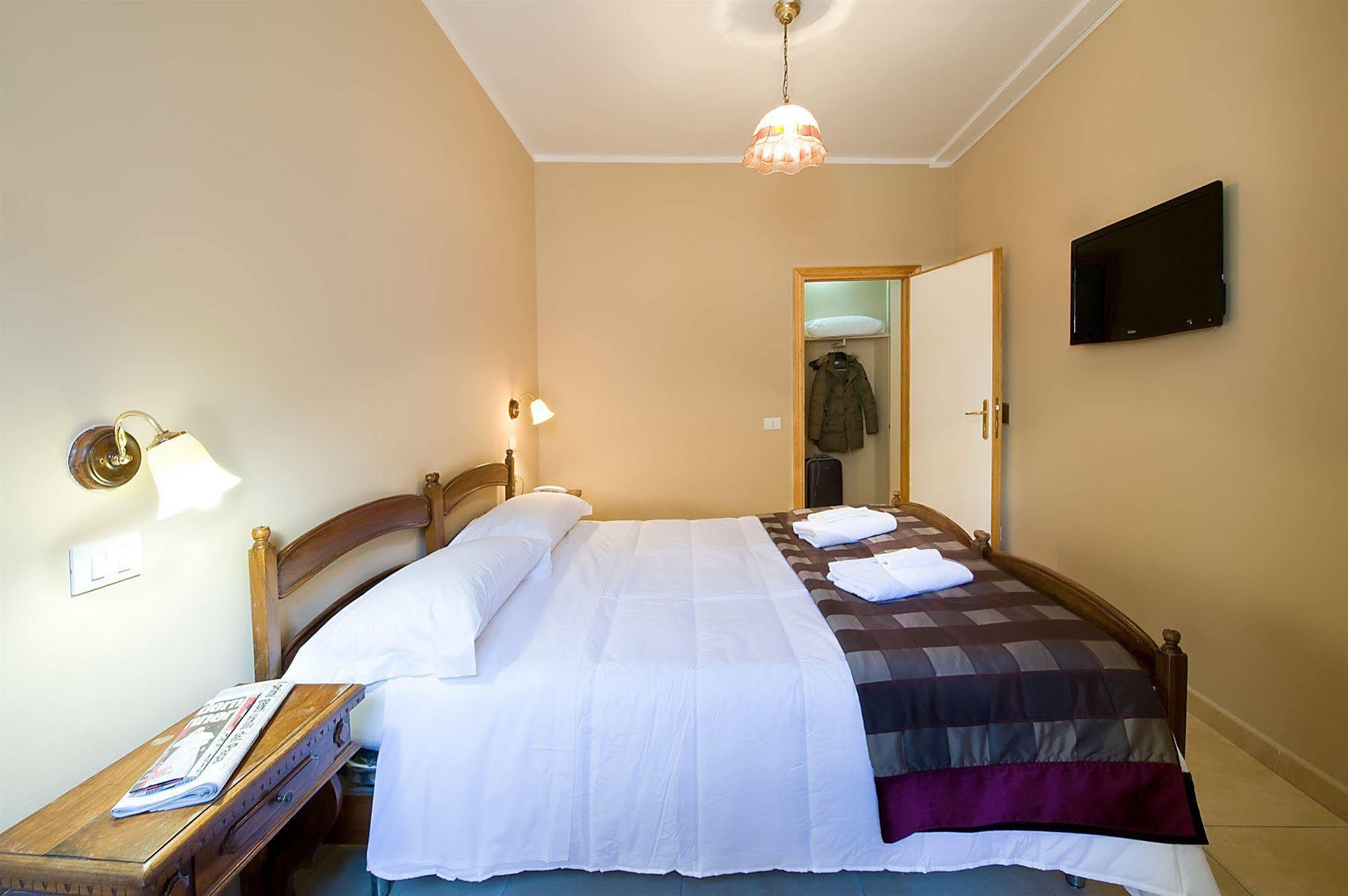 Hotel Properzio Асизи Екстериор снимка