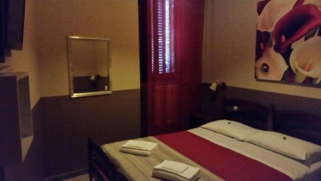 Hotel Properzio Асизи Стая снимка